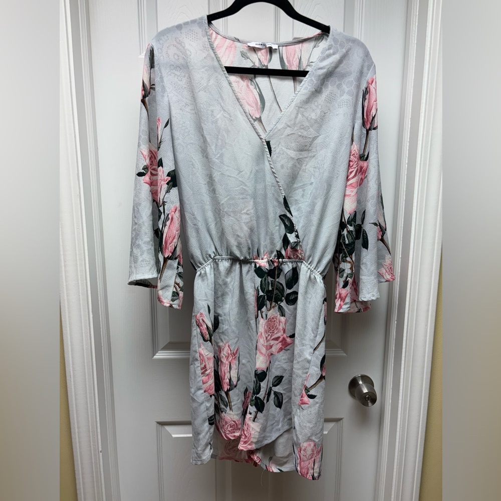 Glamorous Gray Floral Wrap Romper with Bell Sleeves Size Medium - Picture 2 of 10